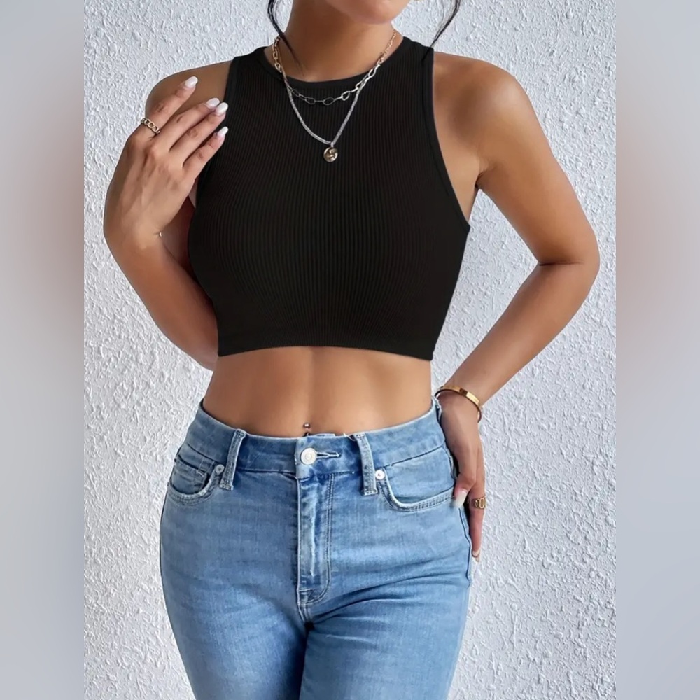 NWOT Women’s black crop top